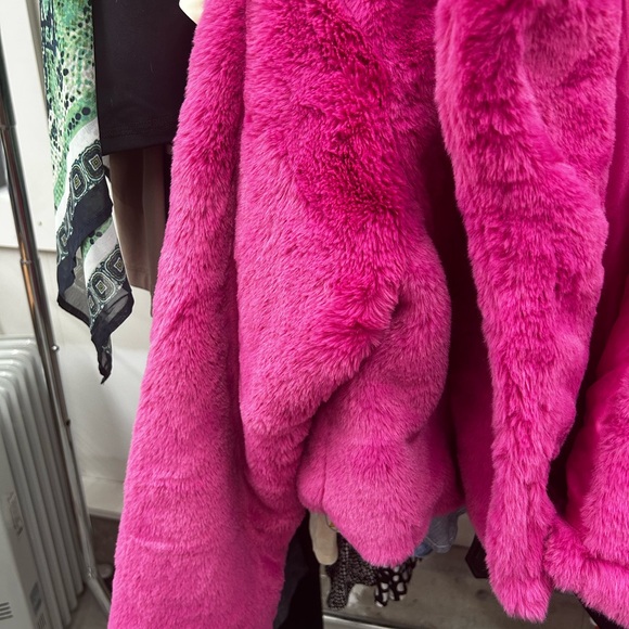 Forever 21 Vibrant Pink Teddy Jacket - Picture 3 of 5